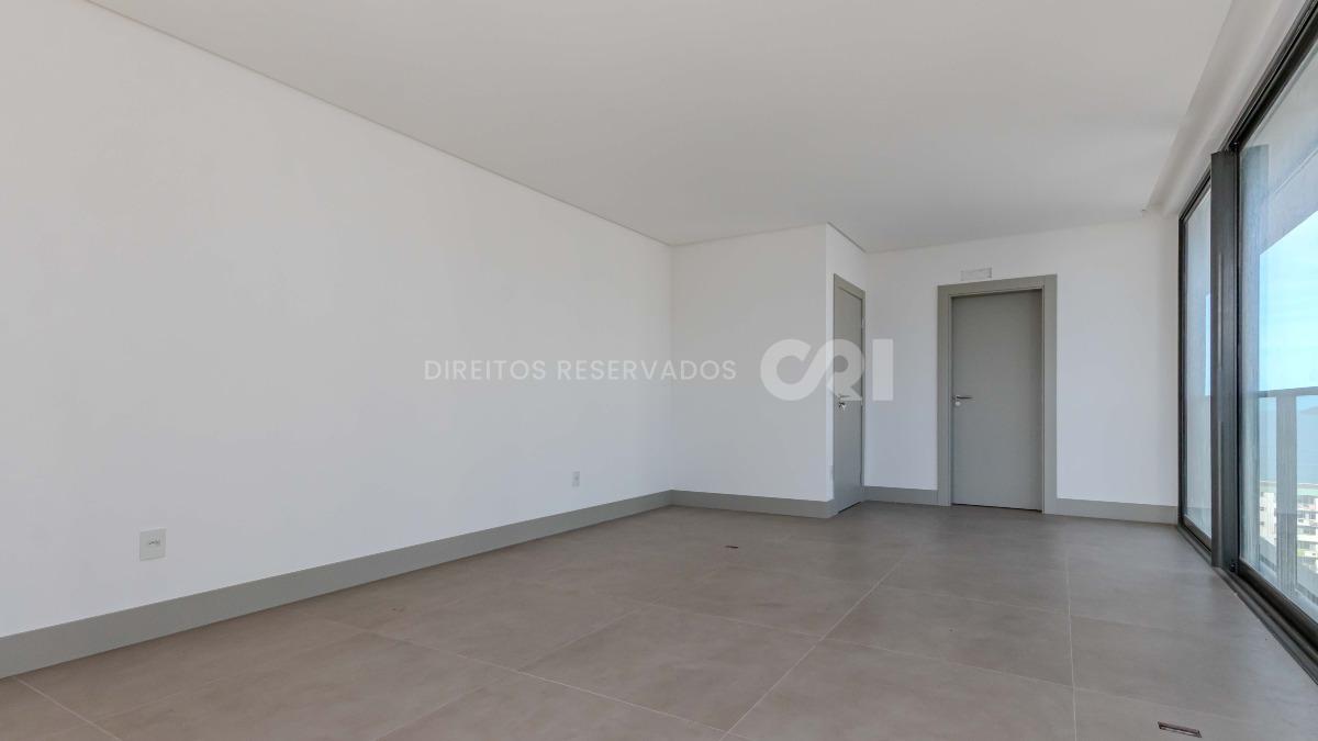 Apartamento com 4 suítes no Empire Residence no Pioneiros em Balneário Camboriú