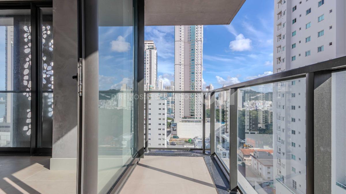 Apartamento com 4 suítes no Empire Residence no Pioneiros em Balneário Camboriú