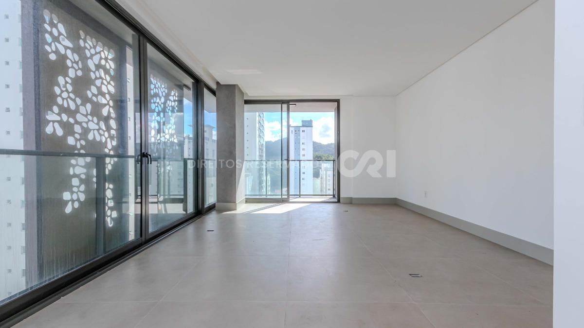 Apartamento com 4 suítes no Empire Residence no Pioneiros em Balneário Camboriú