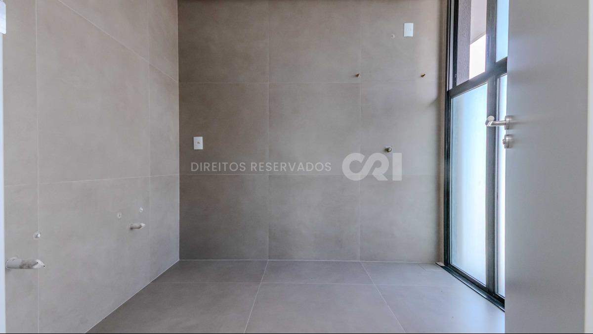 Apartamento com 4 suítes no Empire Residence no Pioneiros em Balneário Camboriú
