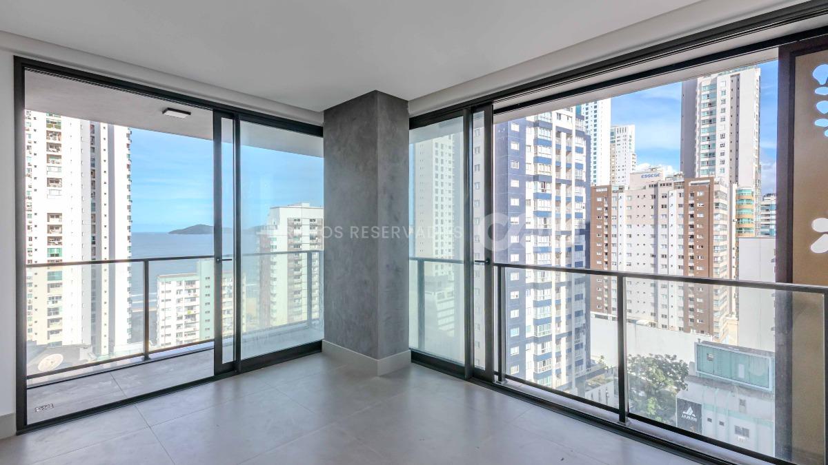 Apartamento com 4 suítes no Empire Residence no Pioneiros em Balneário Camboriú