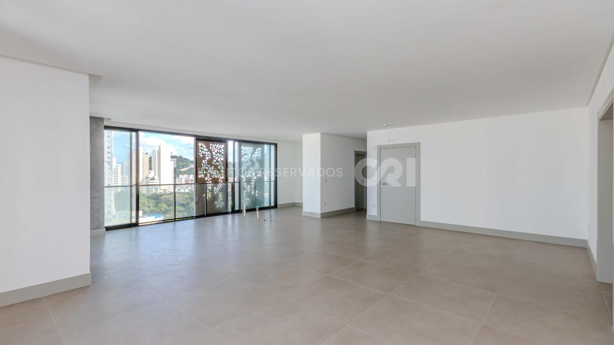 Apartamento com 4 suítes no Empire Residence no Pioneiros em Balneário Camboriú