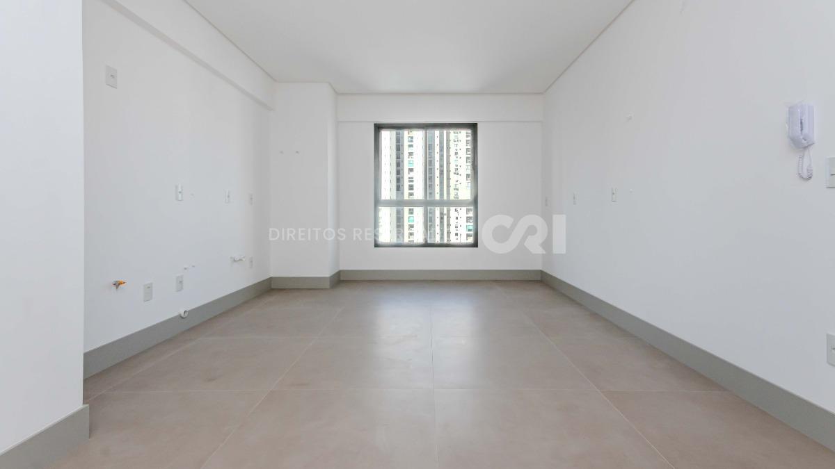 Apartamento com 4 suítes no Empire Residence no Pioneiros em Balneário Camboriú