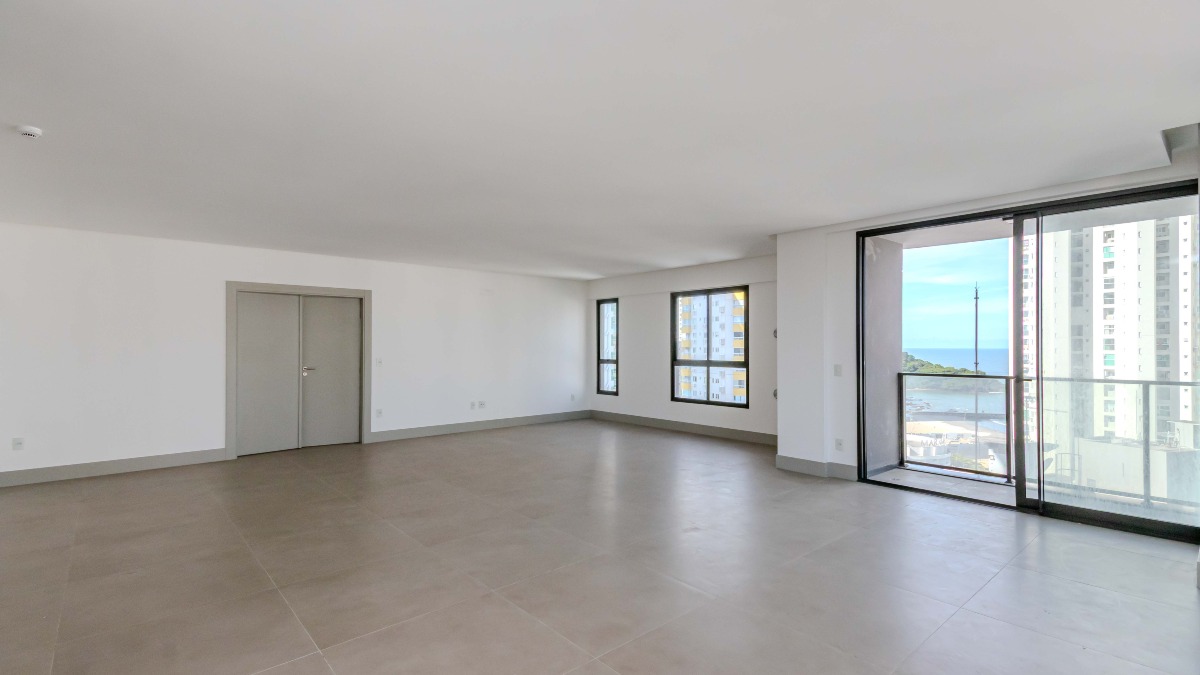 Apartamento com 4 suítes no Empire Residence no Pioneiros em Balneário Camboriú