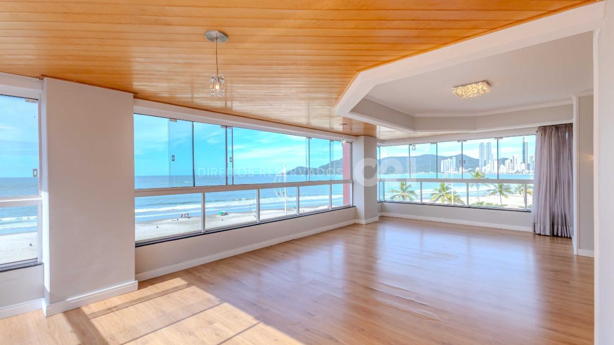 Apartamento com 3 suítes no Edifício Comendador Pietro Zanella Centro Balneário Camboriú