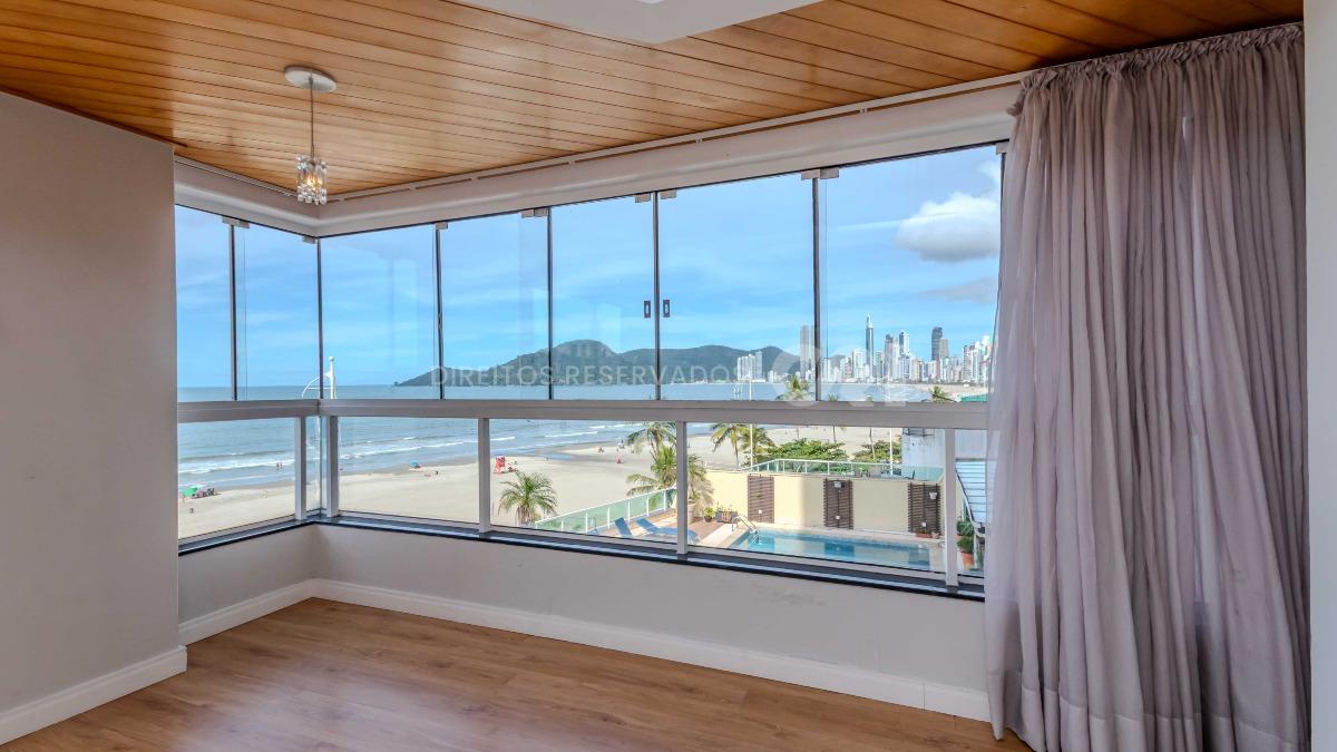 Apartamento com 3 suítes no Edifício Comendador Pietro Zanella Centro Balneário Camboriú