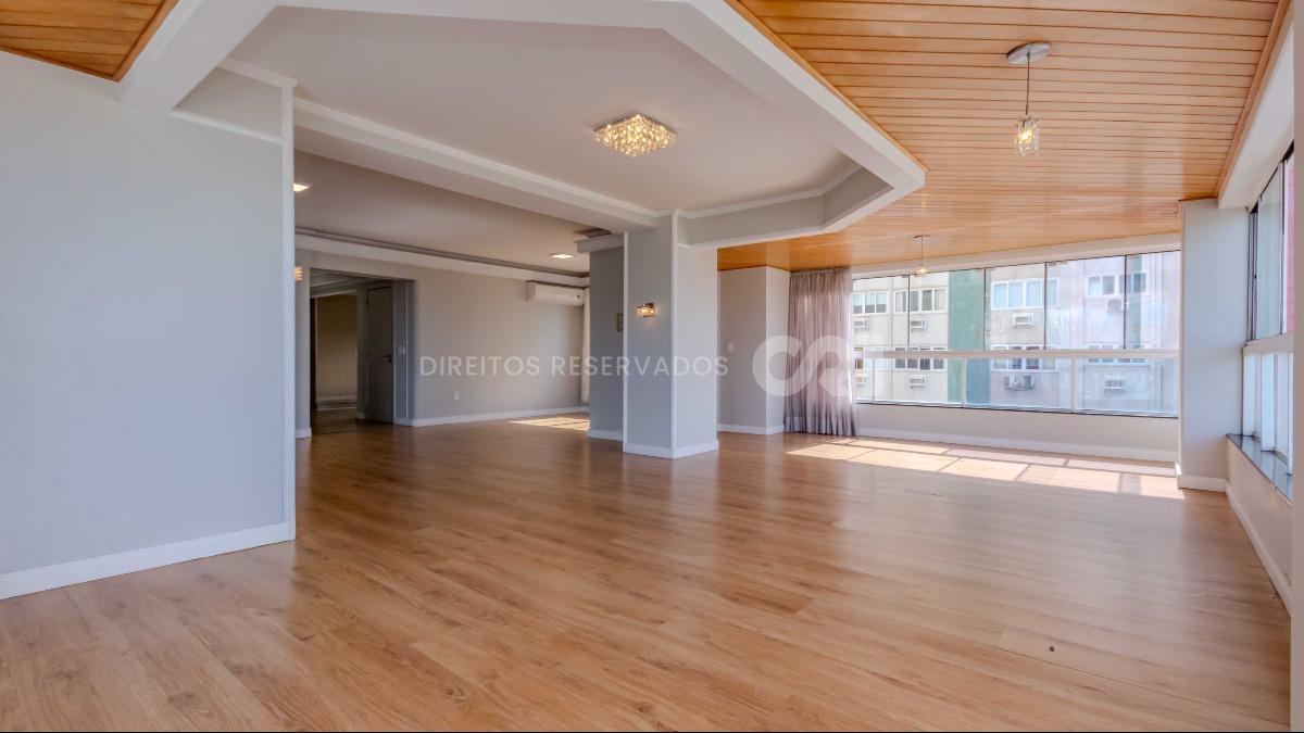 Apartamento com 3 suítes no Edifício Comendador Pietro Zanella Centro Balneário Camboriú