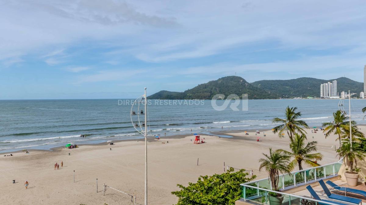 Apartamento com 3 suítes no Edifício Comendador Pietro Zanella Centro Balneário Camboriú