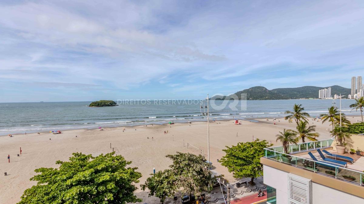 Apartamento com 3 suítes no Edifício Comendador Pietro Zanella Centro Balneário Camboriú