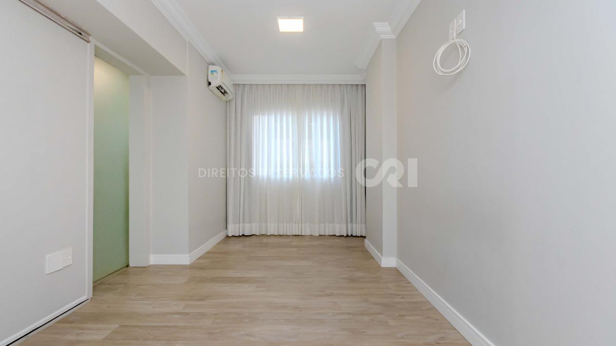 Apartamento com 3 suítes no Edifício Comendador Pietro Zanella Centro Balneário Camboriú