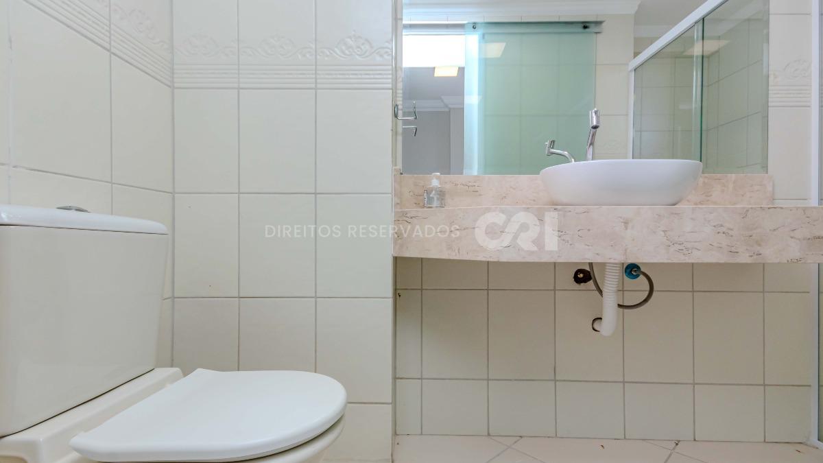 Apartamento com 3 suítes no Edifício Comendador Pietro Zanella Centro Balneário Camboriú