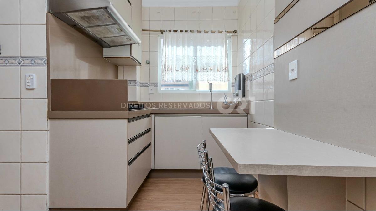Apartamento com 3 suítes no Edifício Comendador Pietro Zanella Centro Balneário Camboriú