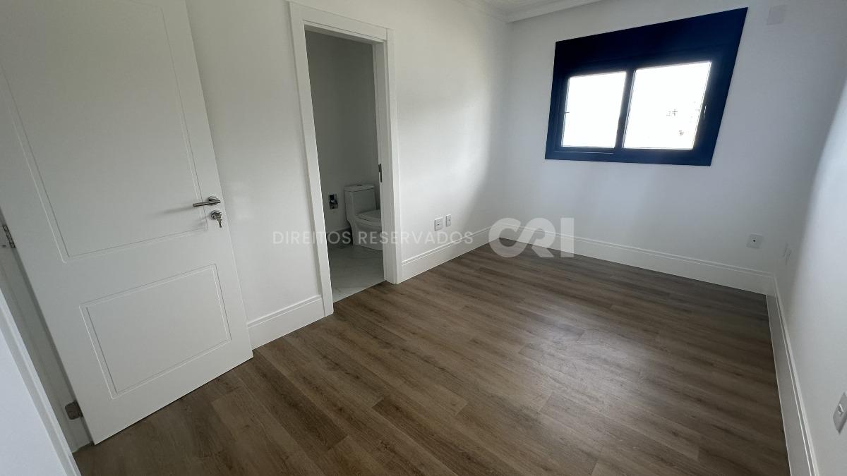 Apartamento com 4 suítes no Edifício La Dolce Vita no Centro em Itapema