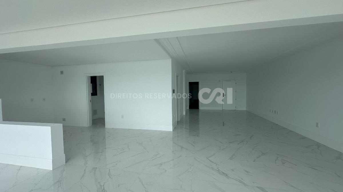 Apartamento com 4 suítes no Edifício La Dolce Vita no Centro em Itapema