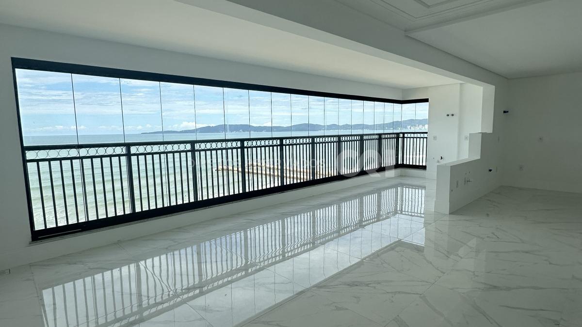 Apartamento com 4 suítes no Edifício La Dolce Vita no Centro em Itapema