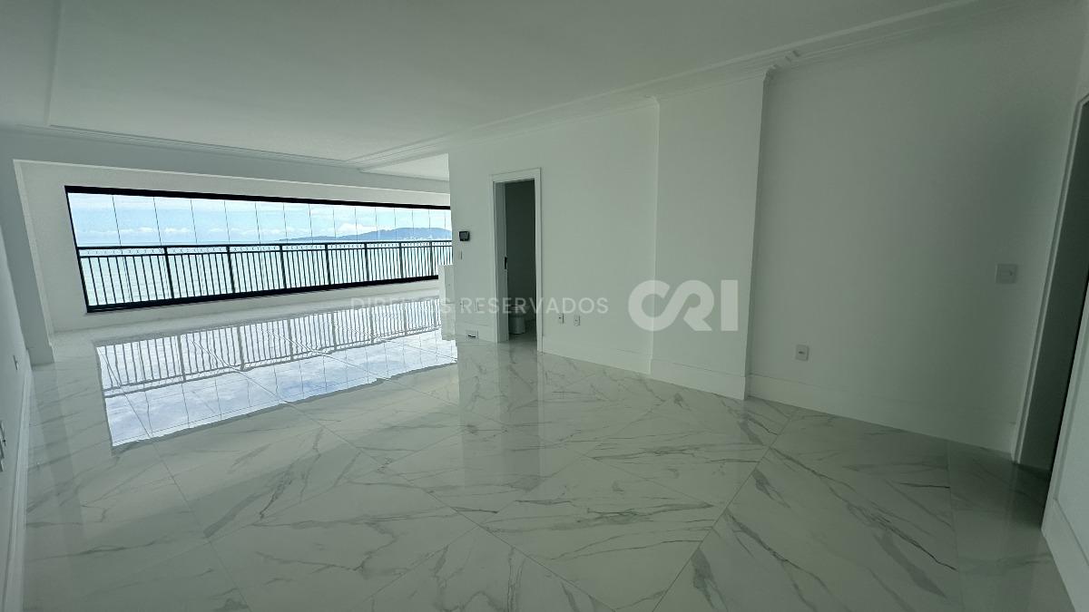 Apartamento com 4 suítes no Edifício La Dolce Vita no Centro em Itapema
