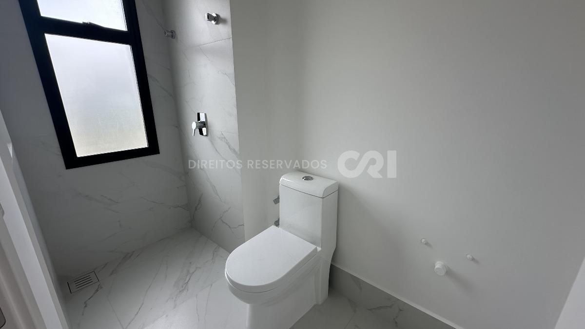Apartamento Penthouse com 4 suítes no Noah Residence na Meia Praia em Itapema