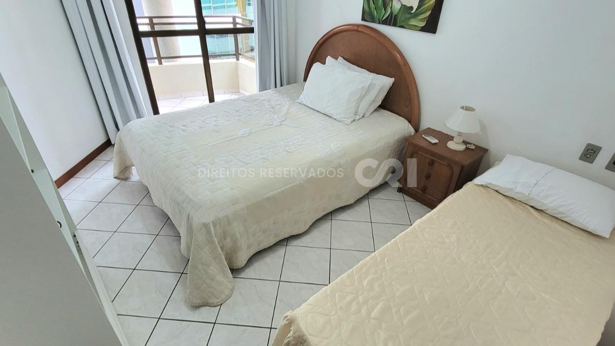 Apartamento com 3 dormitórios sendo 1 suíte Cidade Campos Novos na Meia Praia, Itapema