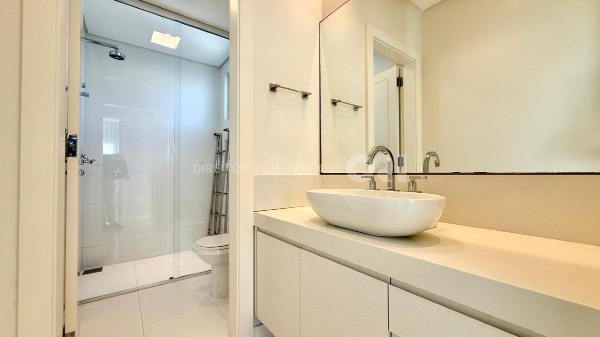 Apartamento com 4 Suítes no Parigi Residenza no Centro de Balneário Camboriú