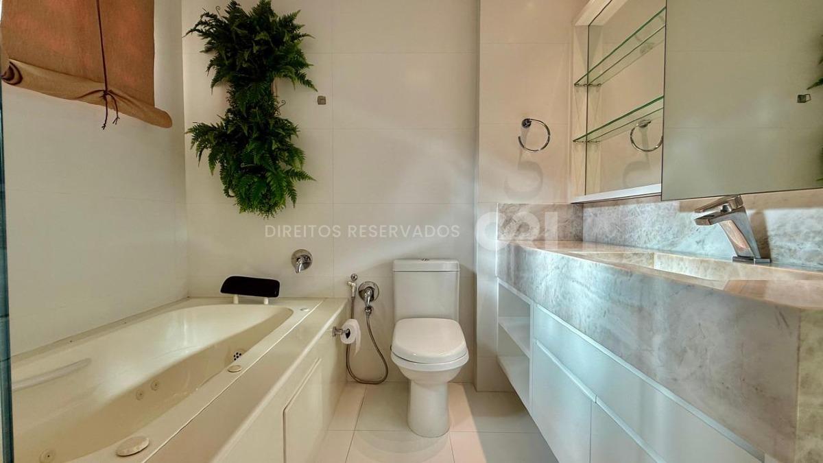 Apartamento com 4 Suítes no Parigi Residenza no Centro de Balneário Camboriú