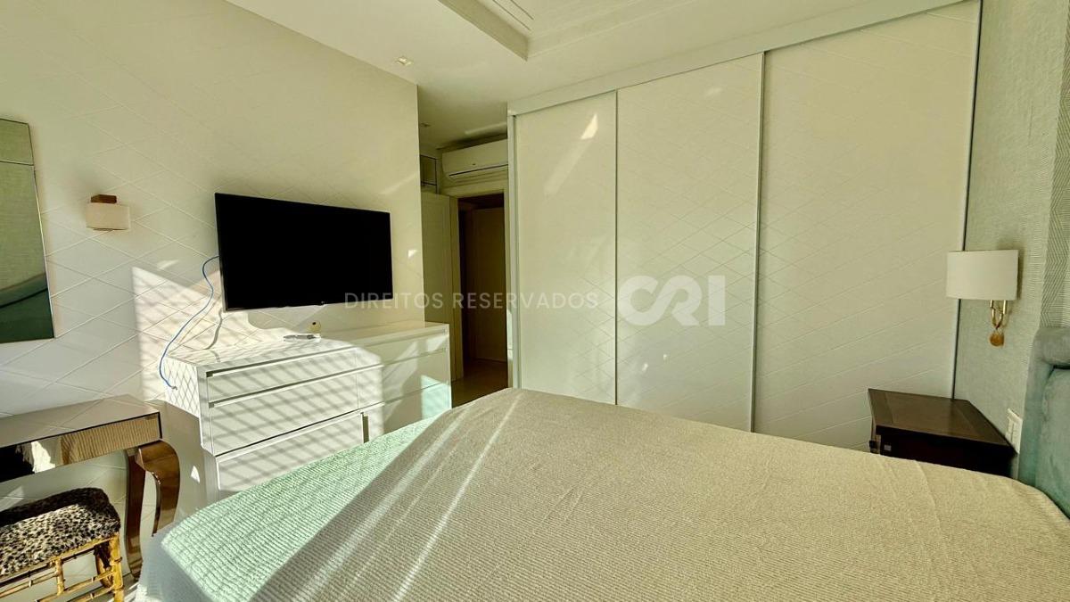 Apartamento com 4 Suítes no Parigi Residenza no Centro de Balneário Camboriú