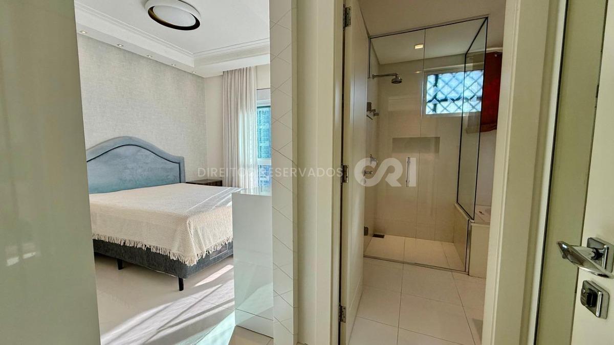 Apartamento com 4 Suítes no Parigi Residenza no Centro de Balneário Camboriú
