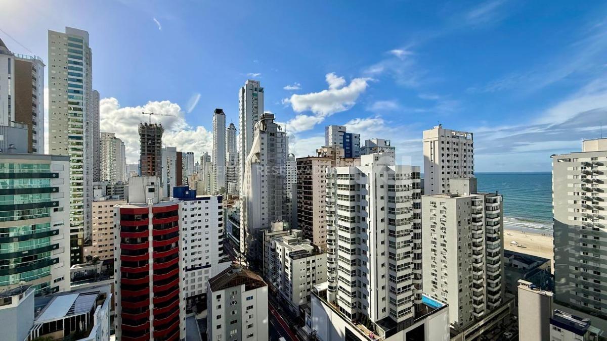 Apartamento com 4 Suítes no Parigi Residenza no Centro de Balneário Camboriú