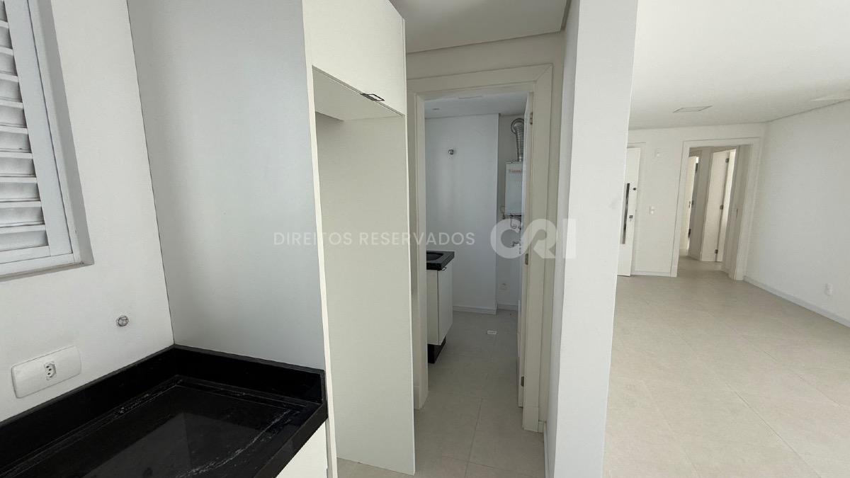 Apartamento com 3 suítes no Edifício Costa Blanca no Centro em Balneário Camboriú