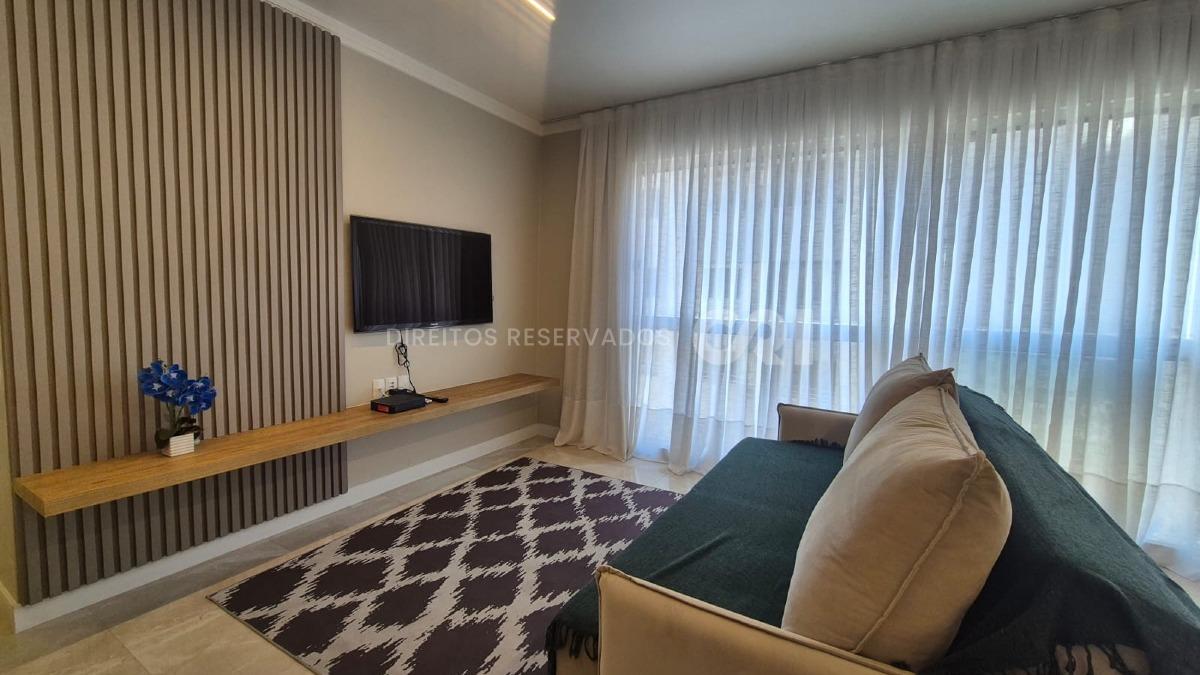 Apartamento com 3 dormitórios sendo 1 Suíte  Mobiliado no Edifício Gênova no Centro de Balneário Camboriú