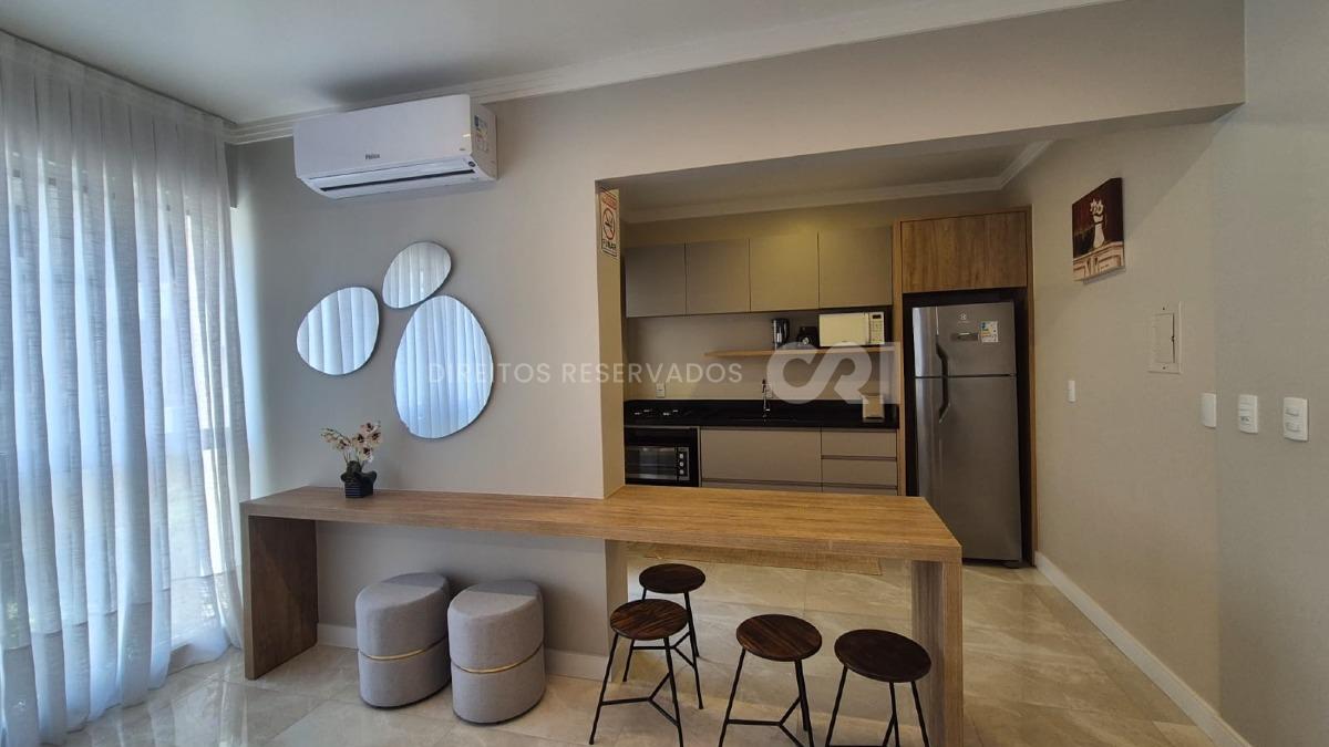 Apartamento com 3 dormitórios sendo 1 Suíte  Mobiliado no Edifício Gênova no Centro de Balneário Camboriú