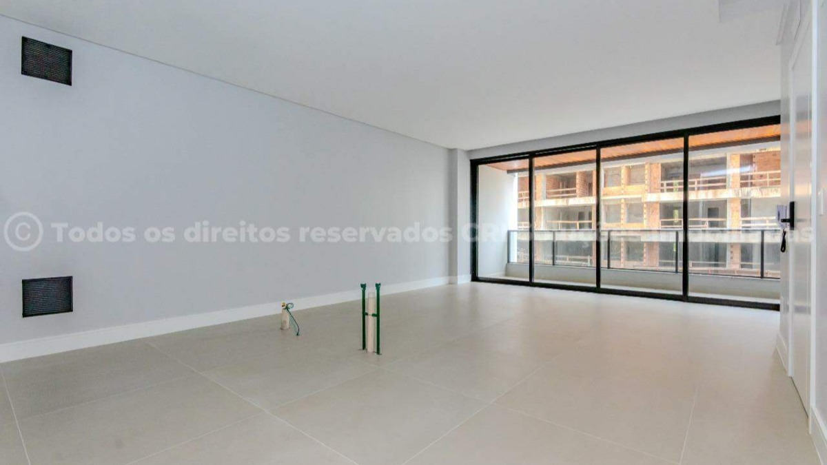 Apartamento com 3 Suítes 126m² no Edifício Düsseldorf na Praia Brava em Itajaí