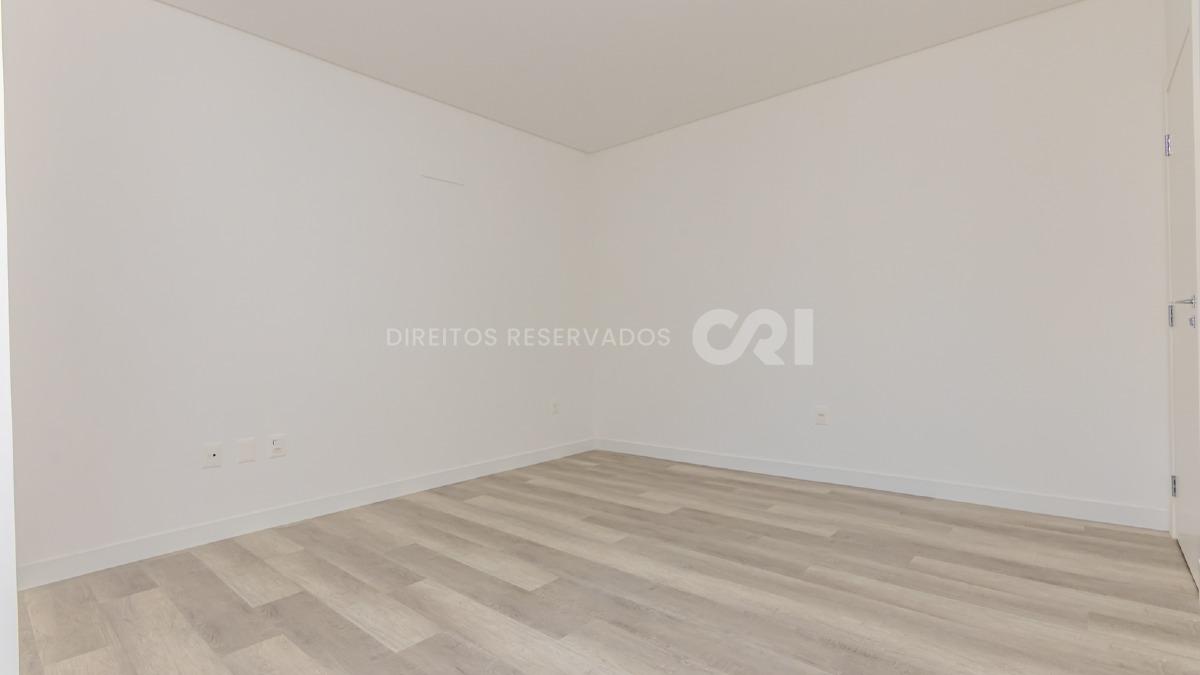 Apartamento 153m² com 4 Suítes no Zaha Building na Meia Praia em Itapema