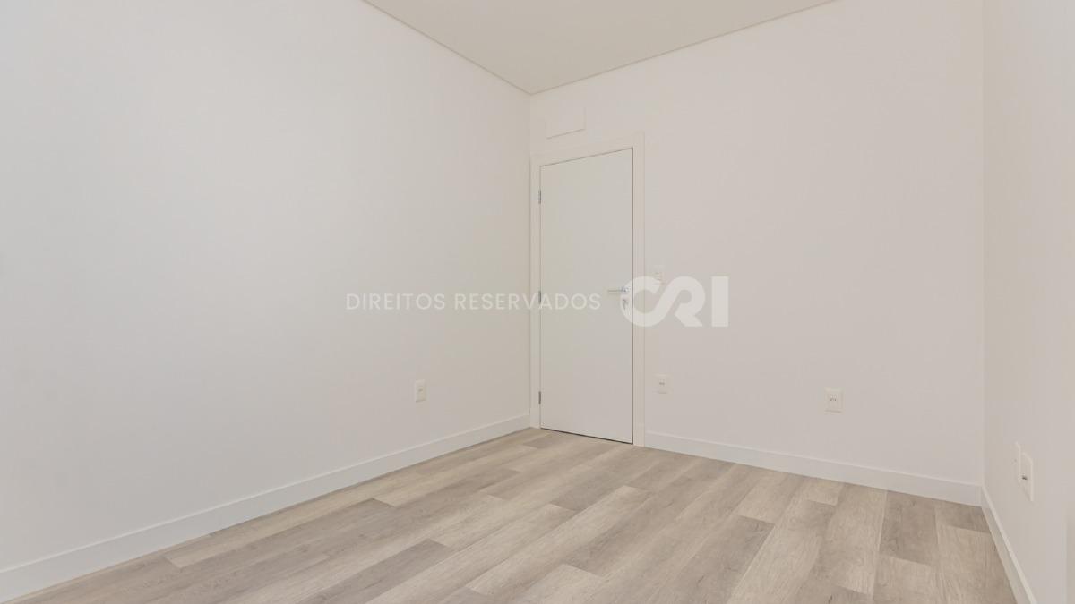 Apartamento 153m² com 4 Suítes no Zaha Building na Meia Praia em Itapema