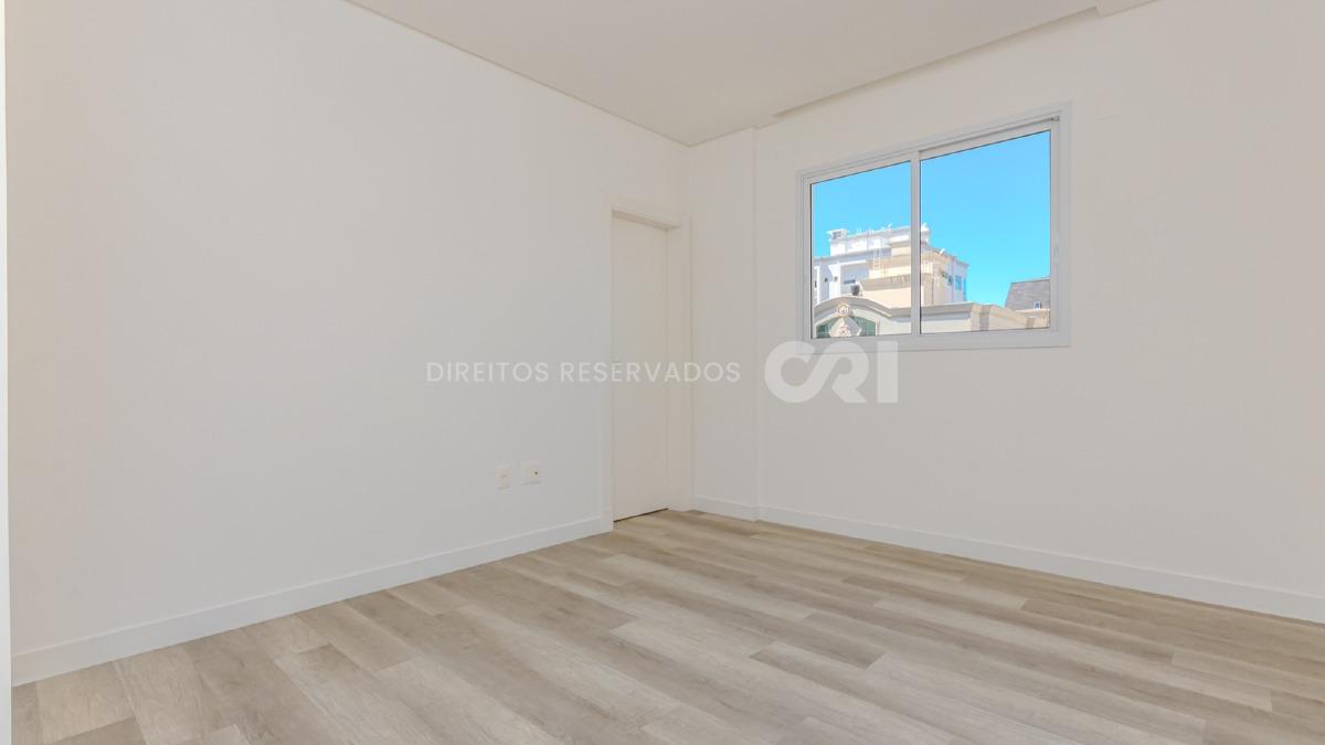 Apartamento 153m² com 4 Suítes no Zaha Building na Meia Praia em Itapema