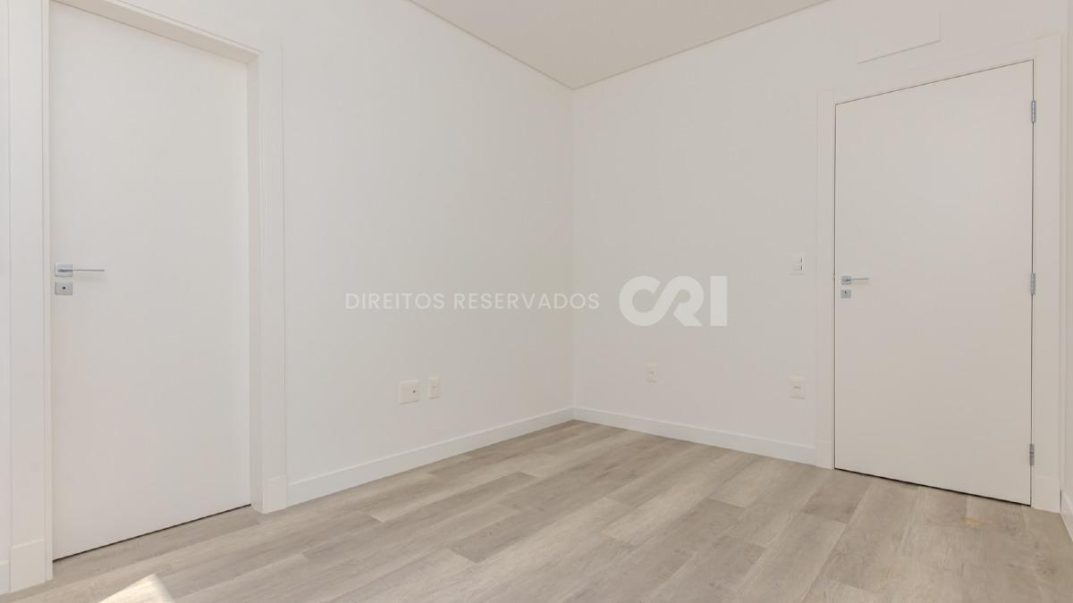 Apartamento 153m² com 4 Suítes no Zaha Building na Meia Praia em Itapema