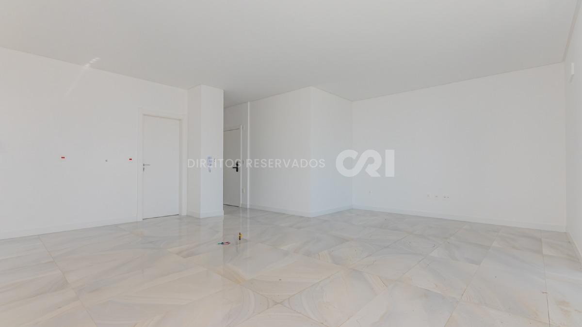 Apartamento 153m² com 4 Suítes no Zaha Building na Meia Praia em Itapema