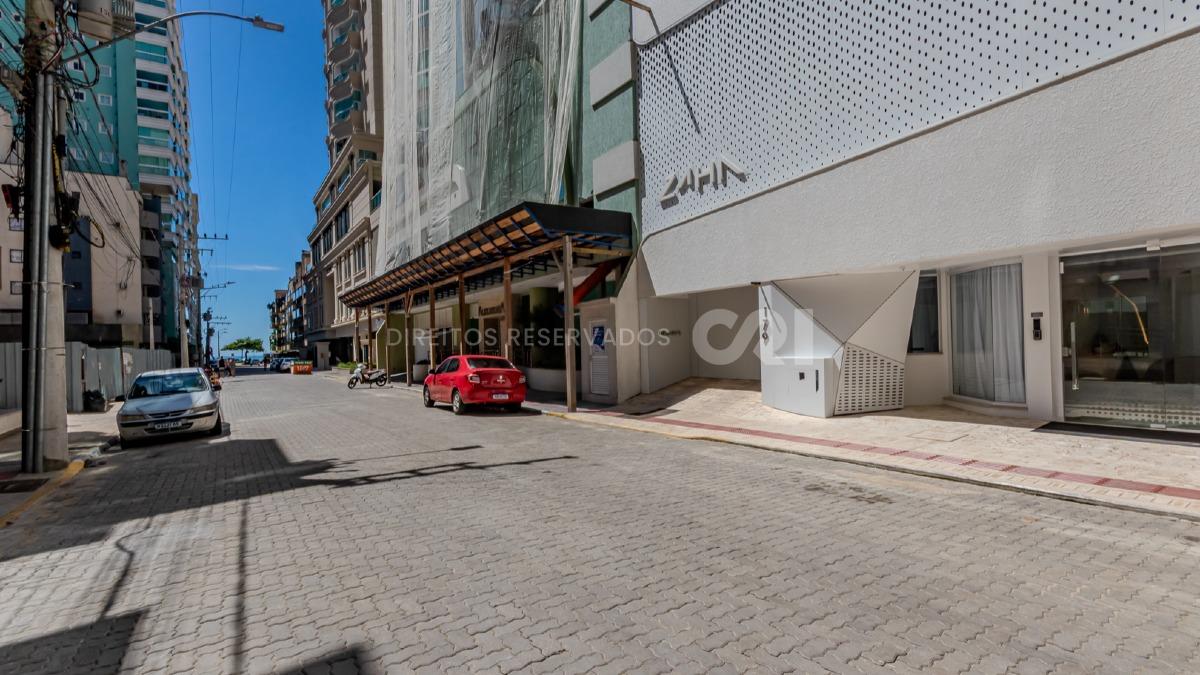 Apartamento 153m² com 4 Suítes no Zaha Building na Meia Praia em Itapema