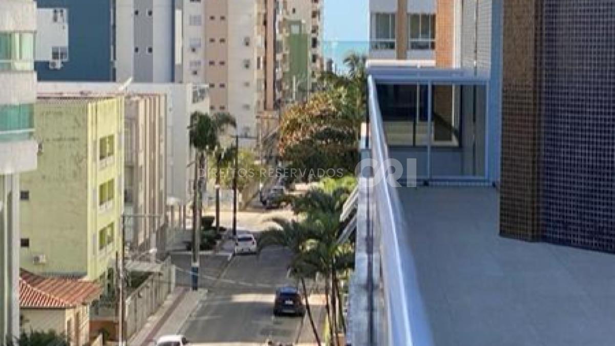 Apartamento com 4 suítes no Edifício Villa Castelli no Centro de Balneário Camboriú