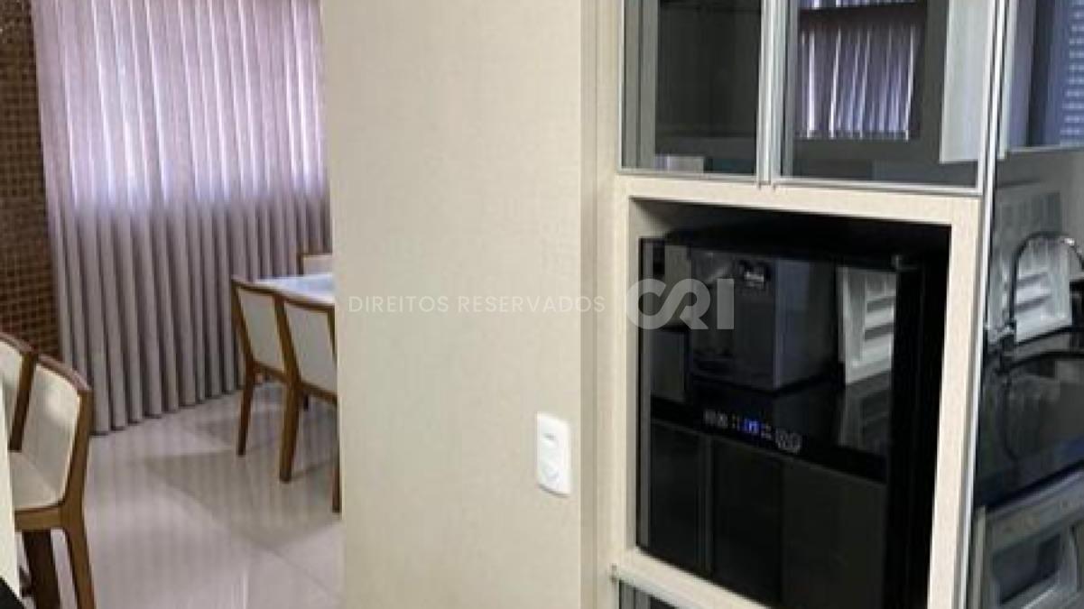 Apartamento com 4 suítes no Edifício Villa Castelli no Centro de Balneário Camboriú