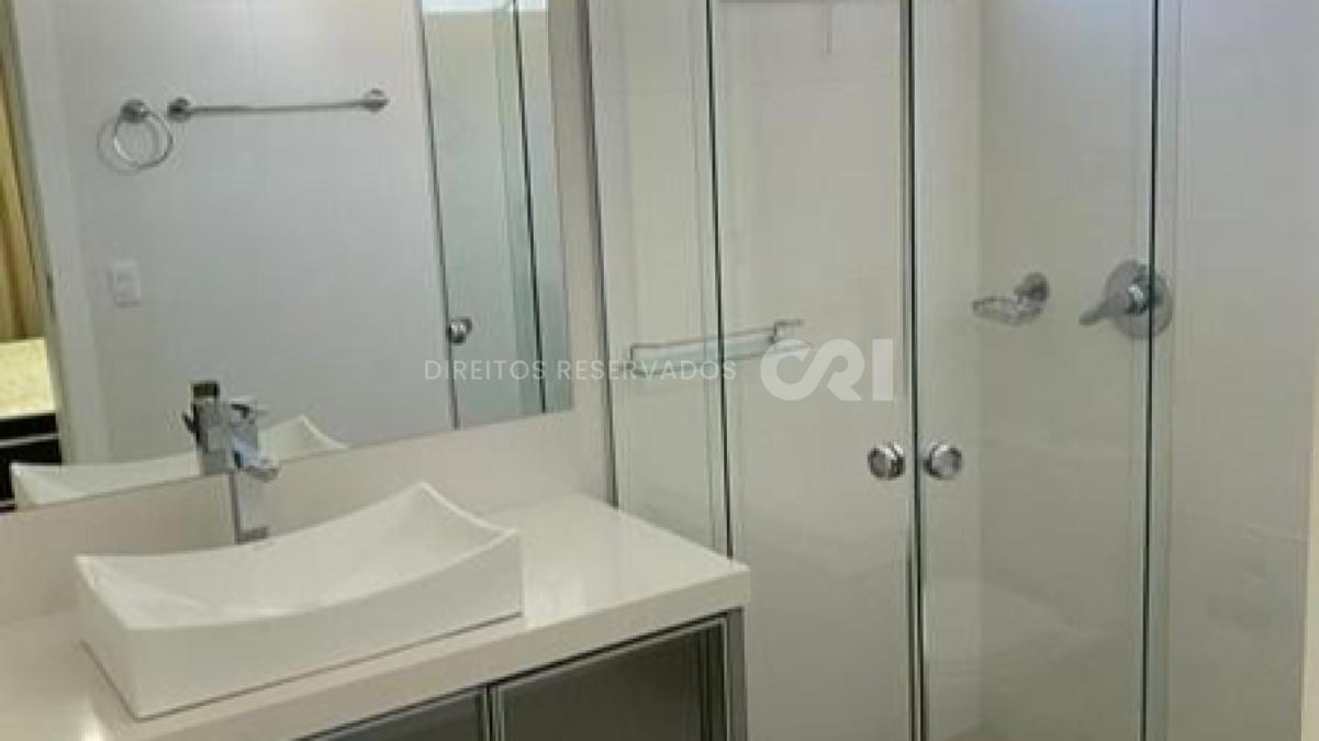 Apartamento com 4 suítes no Edifício Villa Castelli no Centro de Balneário Camboriú