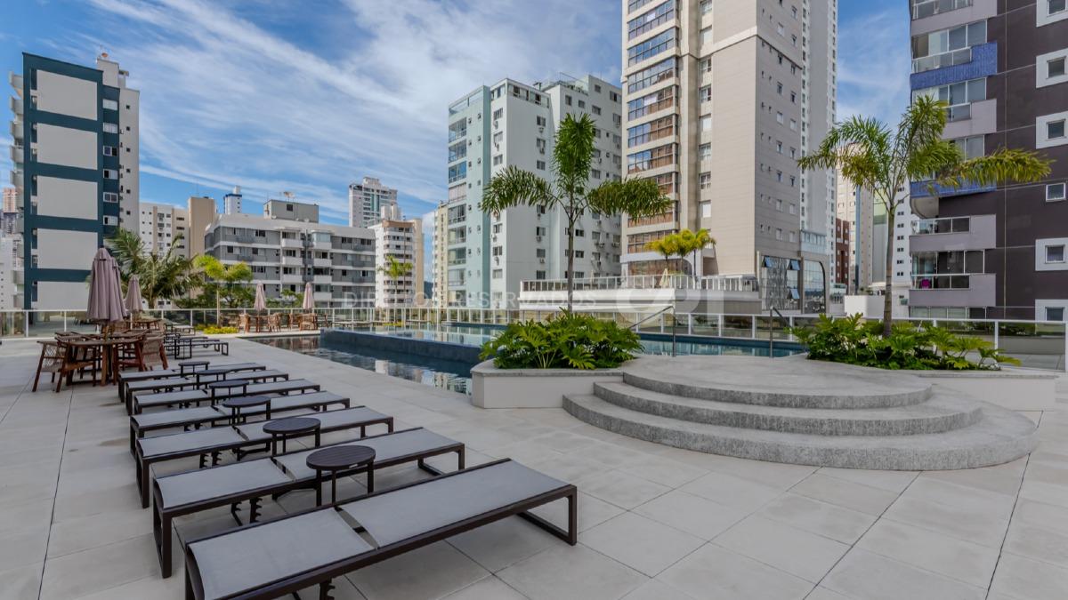 Apartamento com 3 suítes no Horizon Residence no Centro de Balneário Camboriú