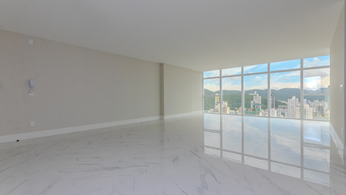 Apartamento com 3 suítes no Horizon Residence no Centro de Balneário Camboriú