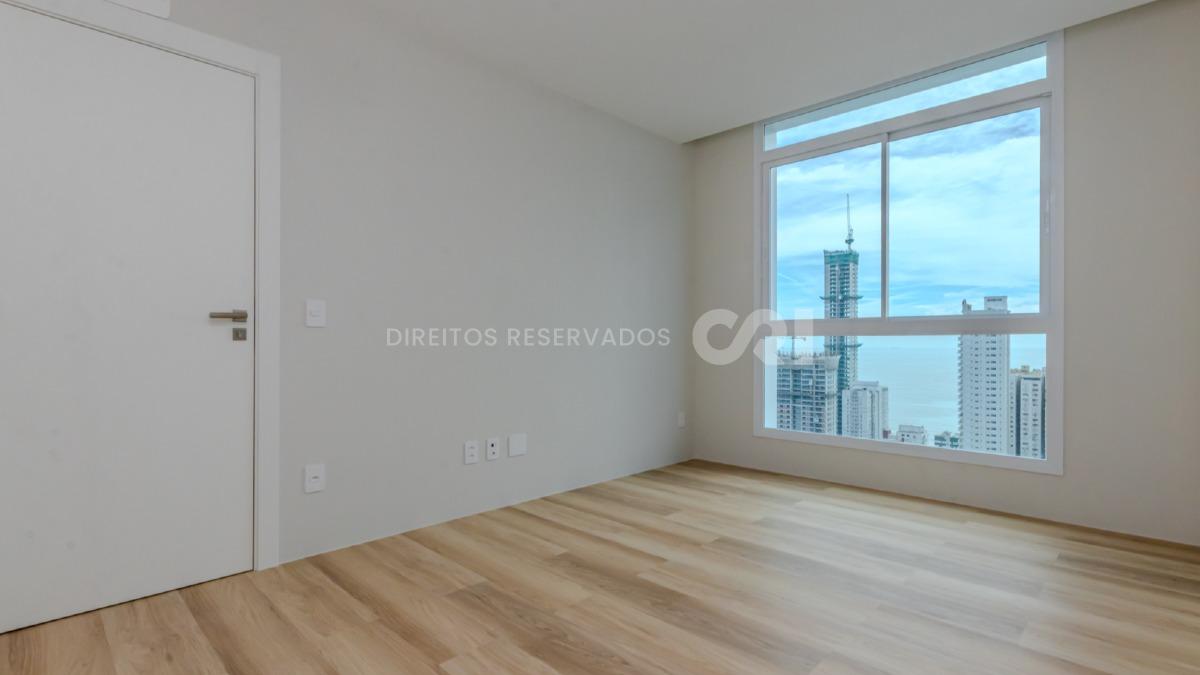 Apartamento com 3 suítes no Horizon Residence no Centro de Balneário Camboriú