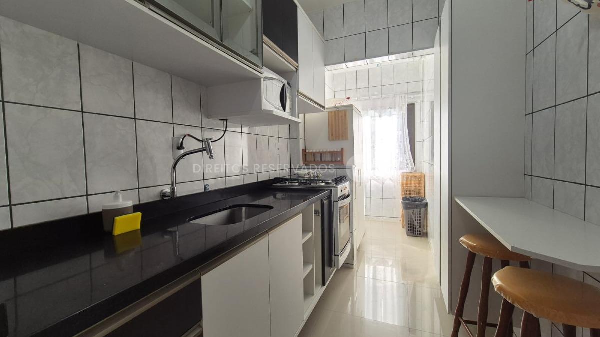 COPA: Apartamento com 2 Quartos no Residencial Anelise no Centro de Balneário Camboriú