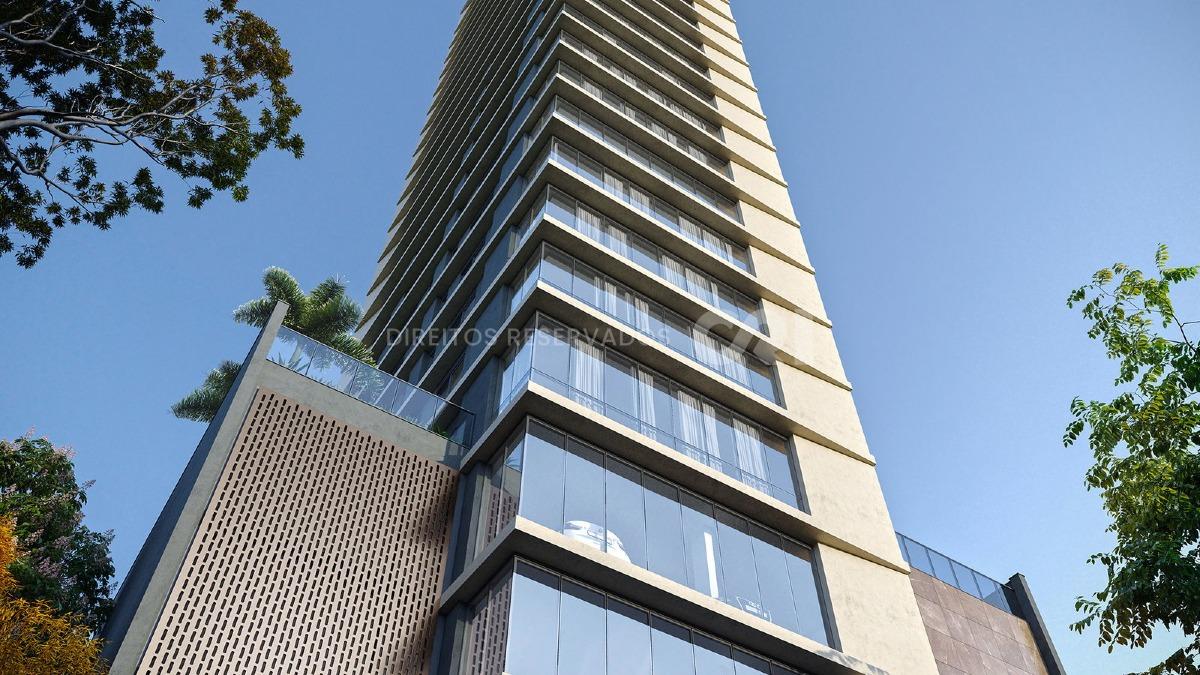 Apartamento com 3 suítes no Edifício DOM no Centro em Balneário Camboriú