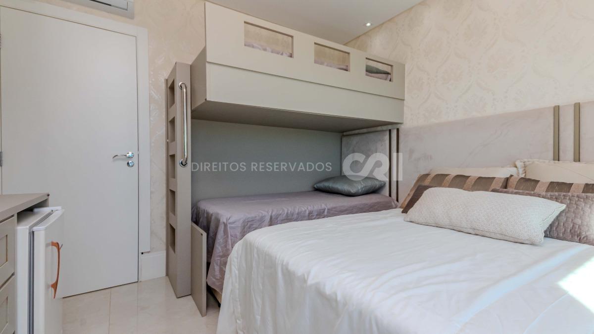 Apartamento com 4 Suítes no Edifício Cartier Frente Mar na Meia Praia em Itapema