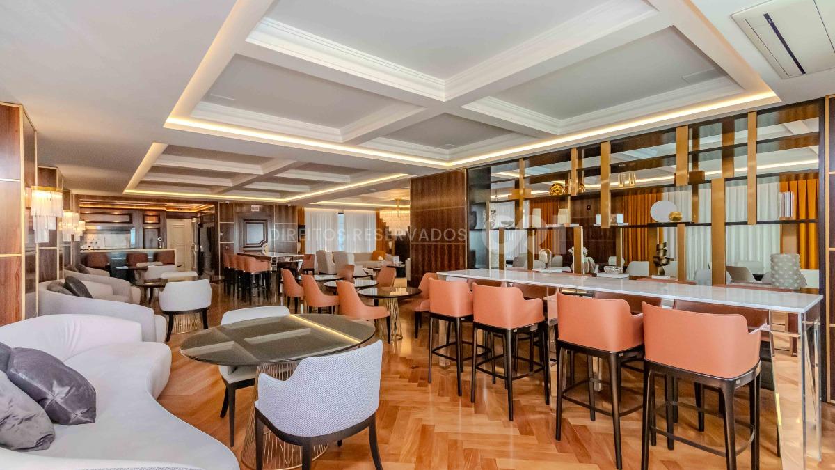 Apartamento com 4 Suítes no Edifício Cartier Frente Mar na Meia Praia em Itapema