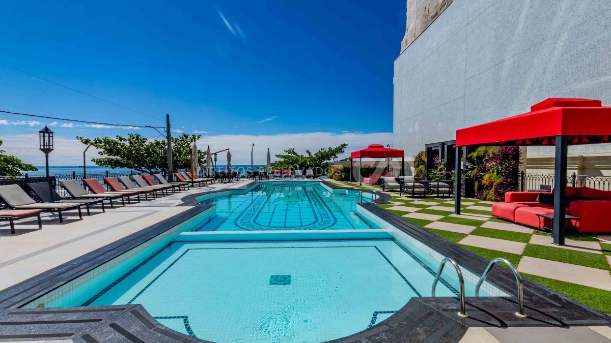 Apartamento com 4 Suítes no Edifício Cartier Frente Mar na Meia Praia em Itapema