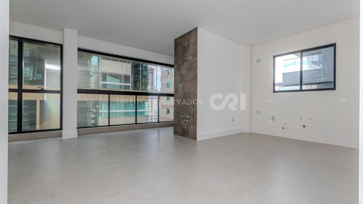Apartamento 127m² com 3 Suítes no Edifício Jardim Itália na Meia Praia em Itapema