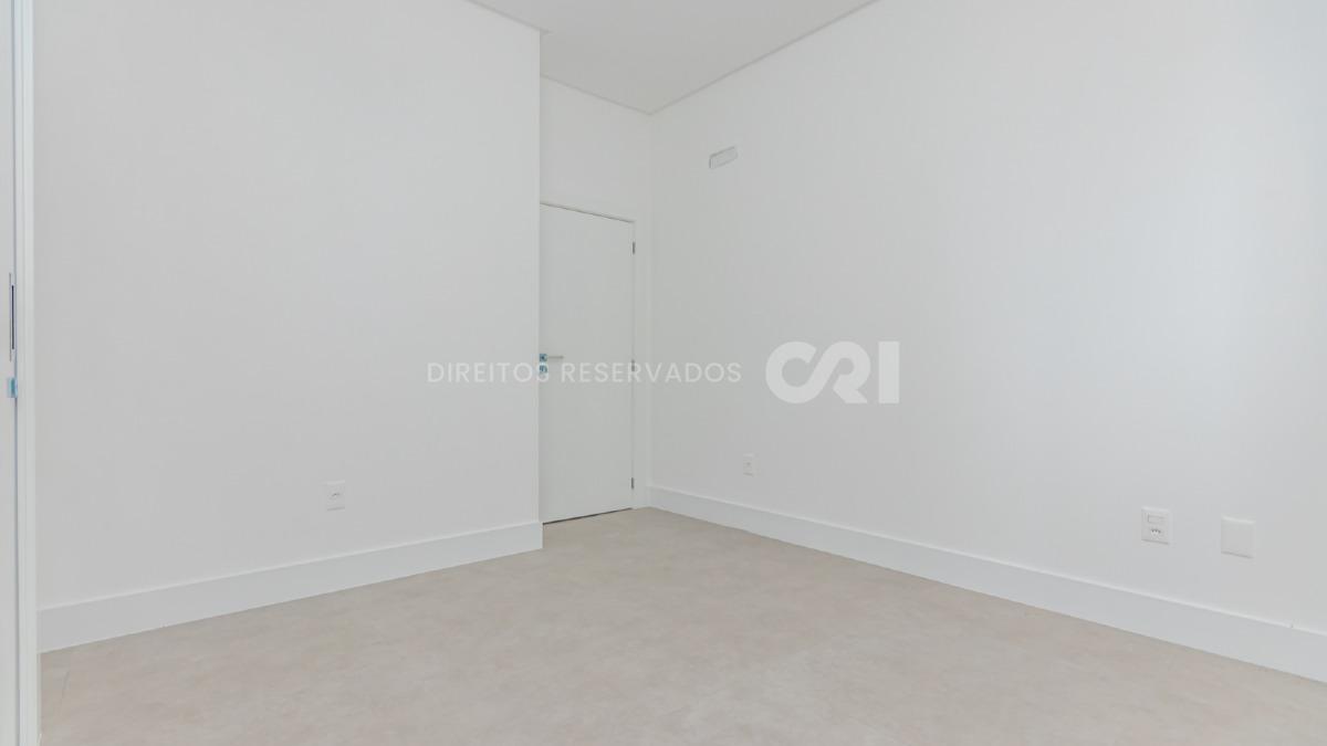 Apartamento 127m² com 3 Suítes no Edifício Jardim Itália na Meia Praia em Itapema